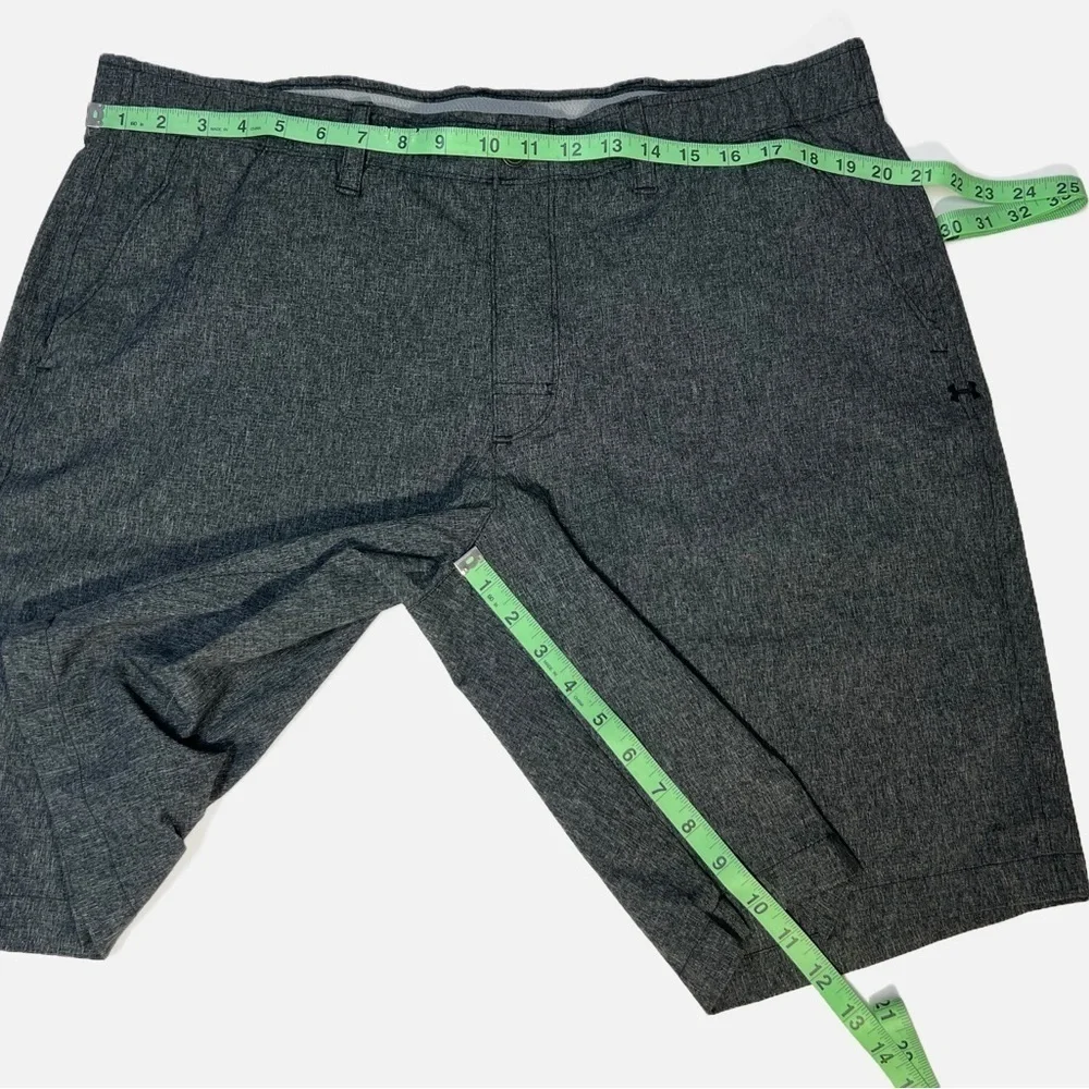 Under Armour Heat Gear Dark Gray Training Shorts Mens size 40